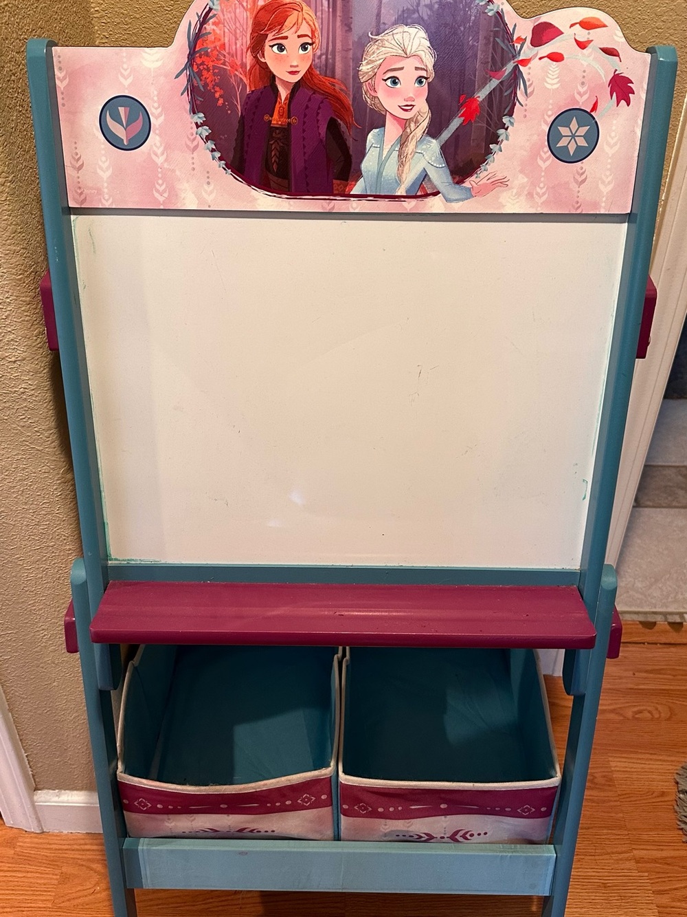 Children's Frozen-Themed Blue & Pink Storage Easel